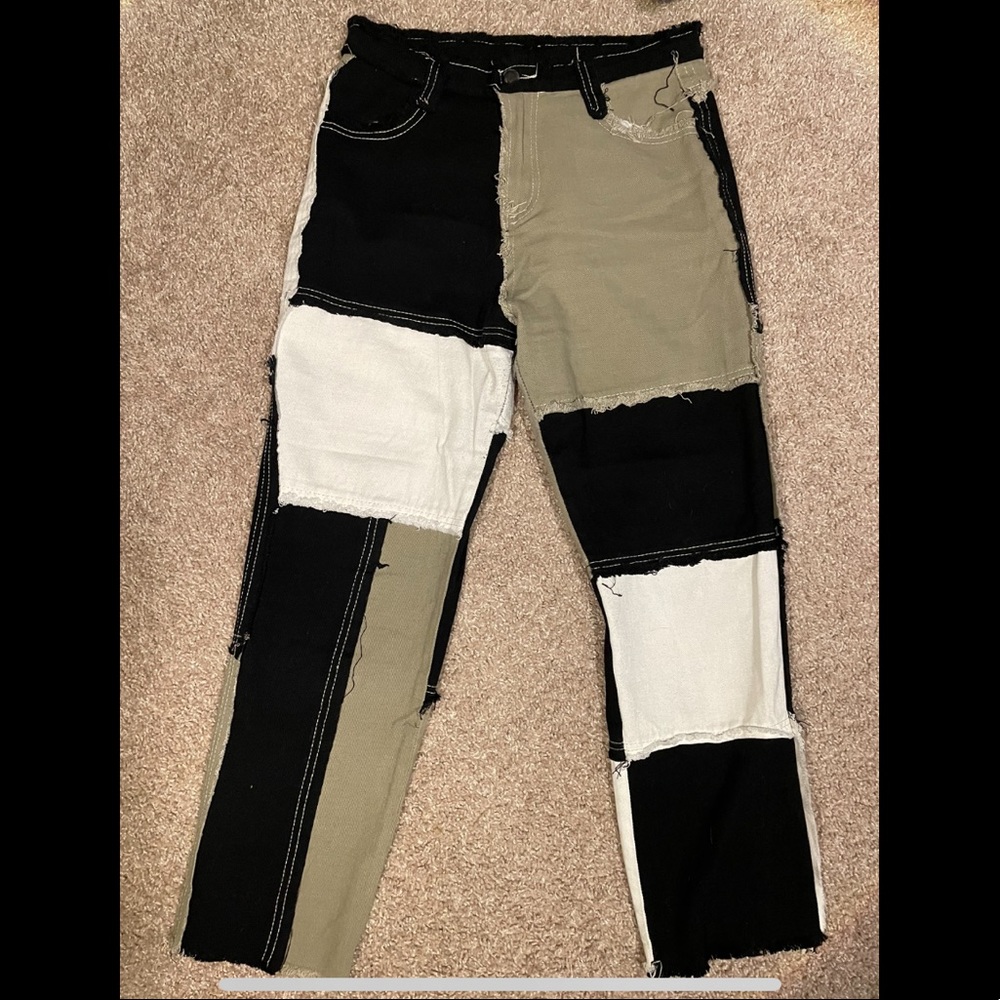 Super cute patchy jeans. Size large. Lightly used.